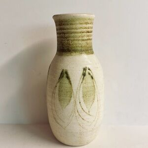 Vintage Signed Boho pottery.Neutral pottery in cream with green design.